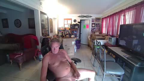 Snapshot of 86406stud chatting on December 30, 2024, 11:06 pm 86406stud online show from December 30, 2024, 11:06 pm