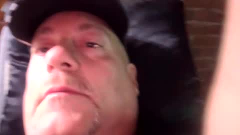 Snapshot of 8bottomfeeder8 chatting on October 4, 2025, 10:02 am 8bottomfeeder8 online show from October 4, 2025, 10:02 am