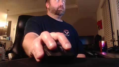 9inchcurved online show from December 1, 2025, 10:31 am