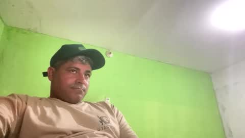 Snapshot of 9vinhocamshow chatting on April 25, 2026, 12:02 am 9vinhocamshow online show from April 25, 2026, 12:02 am