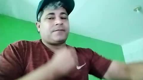 Snapshot of 9vinhocamshow chatting on May 4, 2026, 10:22 am 9vinhocamshow online show from May 4, 2026, 10:22 am