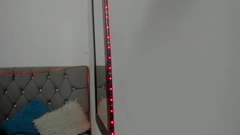 Snapshot of _1dereck chatting on February 15, 2026, 9:52 am DERECK online show from February 15, 2026, 9:52 am