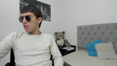 Snapshot of _1dereck chatting on February 22, 2026, 12:47 pm DERECK online show from February 22, 2026, 12:47 pm