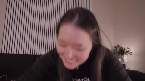 _3x7_ online show from September 28, 2025, 12:21 pm