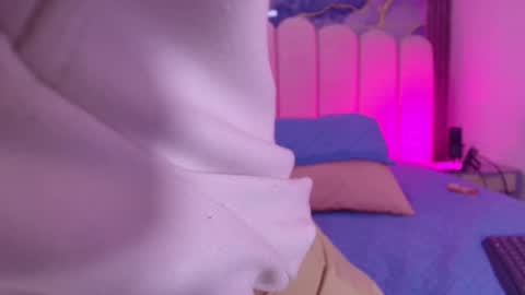  abby rouss online show from February 28, 2026, 3:18 am