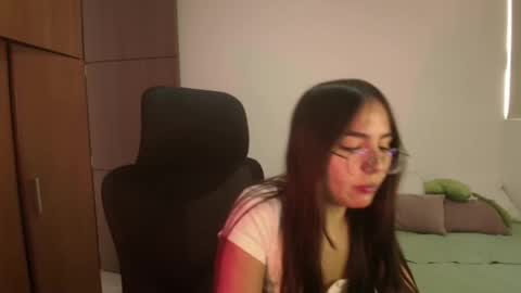 Snapshot of _abbyyyy_ chatting on May 26, 2026, 5:53 pm abby 3 online show from May 26, 2026, 5:53 pm