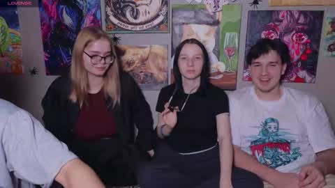 Snapshot of _adrenalinee_ chatting on November 22, 2025, 4:39 pm KENDALL NATHANRYAN LUCY online show from November 22, 2025, 4:39 pm