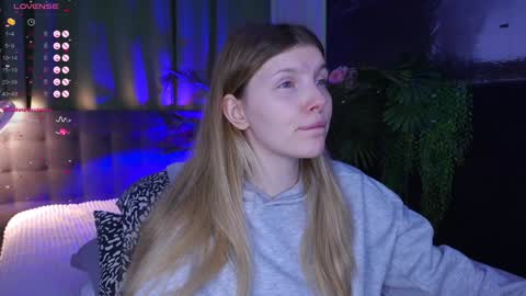 Snapshot of _aleksa chatting on December 6, 2024, 5:53 am Alexa online show from December 6, 2024, 5:53 am