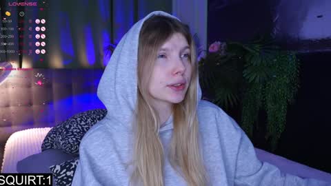 Snapshot of _aleksa chatting on December 6, 2024, 8:59 am Alexa online show from December 6, 2024, 8:59 am