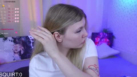 Snapshot of _aleksa chatting on October 8, 2025, 6:55 am Alexa online show from October 8, 2025, 6:55 am