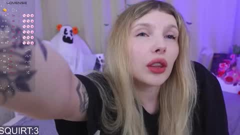 Snapshot of _aleksa chatting on October 18, 2025, 5:14 pm Alexa online show from October 18, 2025, 5:14 pm