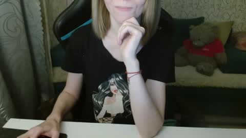  AliceCullen  online show from November 13, 2025, 3:55 pm