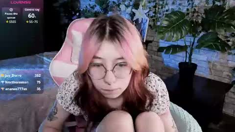 Snapshot of _alicenyx chatting on July 16, 2026, 1:44 am Alice online show from July 16, 2026, 1:44 am