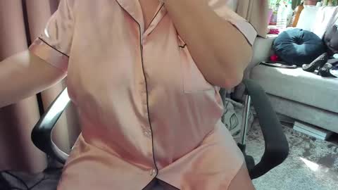 Snapshot of _alyssia_ chatting on April 12, 2026, 9:36 am lisa online show from April 12, 2026, 9:36 am