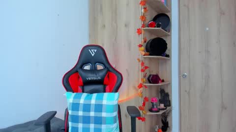 AMANDA online show from November 14, 2025, 4:49 pm