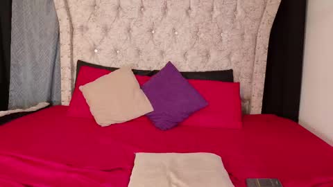 Amy    online show from February 24, 2025, 10:58 pm