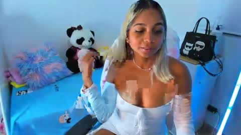 Analia online show from December 10, 2024, 3:09 am