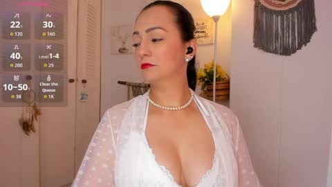 Snapshot of _anaruiz chatting on June 2, 2026, 4:53 pm Ana Ruiz online show from June 2, 2026, 4:53 pm