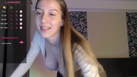 Anny online show from November 16, 2025, 4:23 pm