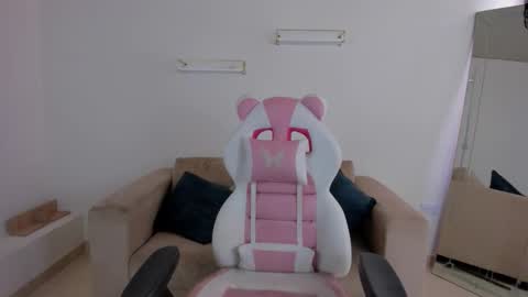    online show from December 1, 2025, 4:12 pm