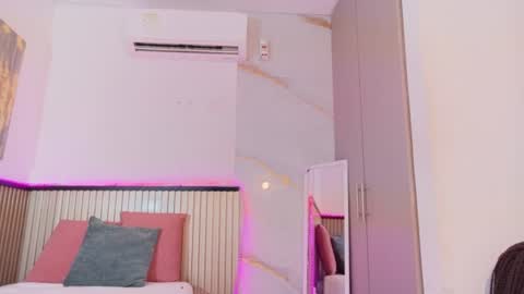 _aria_carter_ online show from June 22, 2026, 7:33 pm