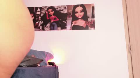 Snapshot of _ariana_lopez_ chatting on July 7, 2026, 8:29 am Ariana online show from July 7, 2026, 8:29 am