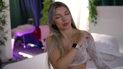 Snapshot of _arielle chatting on July 2, 2026, 6:41 am Arielle online show from July 2, 2026, 6:41 am