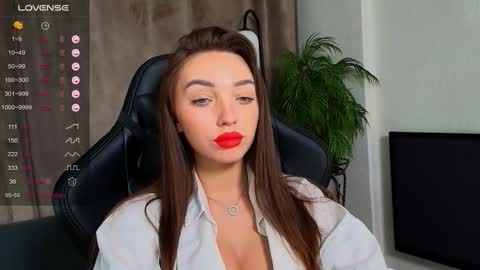 Snapshot of _asteria chatting on November 20, 2025, 7:46 pm Emilia online show from November 20, 2025, 7:46 pm