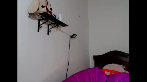 atenea online show from October 11, 2025, 6:34 am