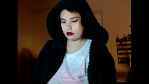 Snapshot of _atenea_golden chatting on January 19, 2026, 9:46 am atenea online show from January 19, 2026, 9:46 am