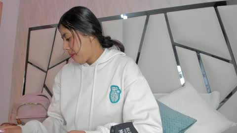 Aura online show from March 30, 2026, 3:07 am