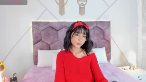 _aurora_collins_ online show from October 21, 2025, 12:39 pm