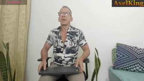 Snapshot of _axelking1_ chatting on July 16, 2026, 11:38 am Axel online show from July 16, 2026, 11:38 am