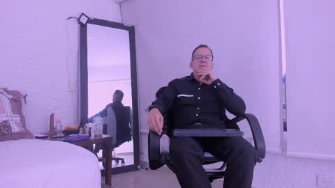 _axelking_ online show from February 7, 2026, 11:25 am