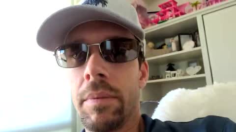 Snapshot of _b_h_c_ chatting on November 26, 2025, 12:11 am _b_h_c_ online show from November 26, 2025, 12:11 am