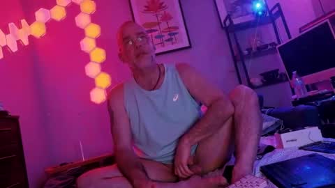 Snapshot of _bearyhairy_ chatting on November 24, 2025, 8:14 am Chupa Bear online show from November 24, 2025, 8:14 am