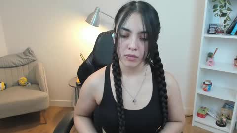 Bella Evans online show from February 27, 2025, 8:50 am