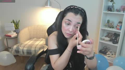 Bella Evans online show from April 9, 2026, 6:19 am