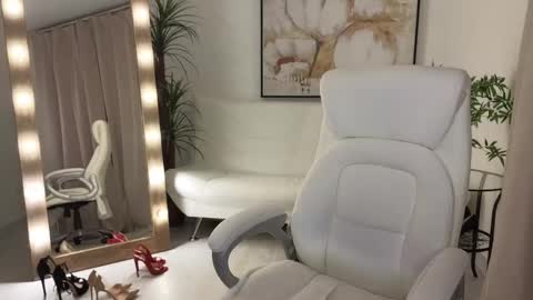 Beylly online show from February 12, 2025, 4:33 am