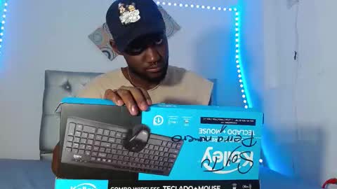 Andrew online show from November 17, 2025, 6:14 pm