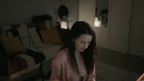 Lili online show from September 10, 2025, 11:32 am