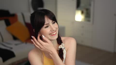 Lili online show from November 5, 2025, 11:21 am