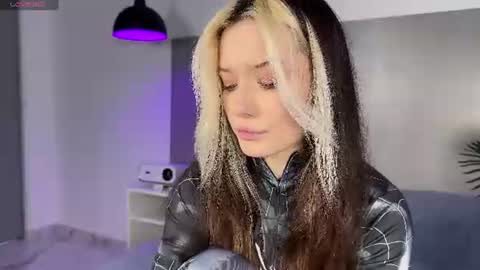 Snapshot of _blowjob_queen_ chatting on July 12, 2026, 7:16 pm Hey were Vi and Alex VACATION FROM OCTOBER 31 TO NOVEMBER 12. AVAILABLE ON INST online show from July 12, 2026, 7:16 pm