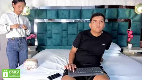 _bonnyandclyde online show from January 16, 2026, 12:53 pm