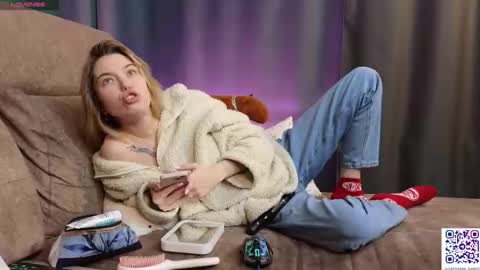 _capybara0_0 online show from February 25, 2025, 9:20 am