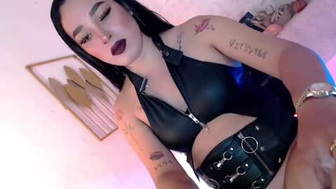 Caroline online show from February 25, 2026, 5:28 am