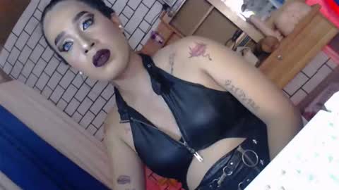 Caroline online show from April 8, 2026, 7:52 am