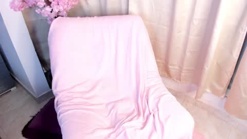 Snapshot of _cat_18 chatting on January 1, 2025, 12:43 am You can Call me Kitty Cat online show from January 1, 2025, 12:43 am