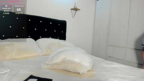 Bella  online show from April 2, 2026, 12:52 am