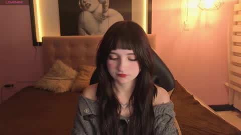 _charlotte_collins_ online show from February 4, 2026, 2:45 pm